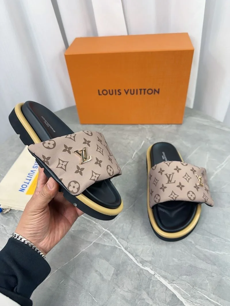 Casual Louis Vuitton Slippers 31824
