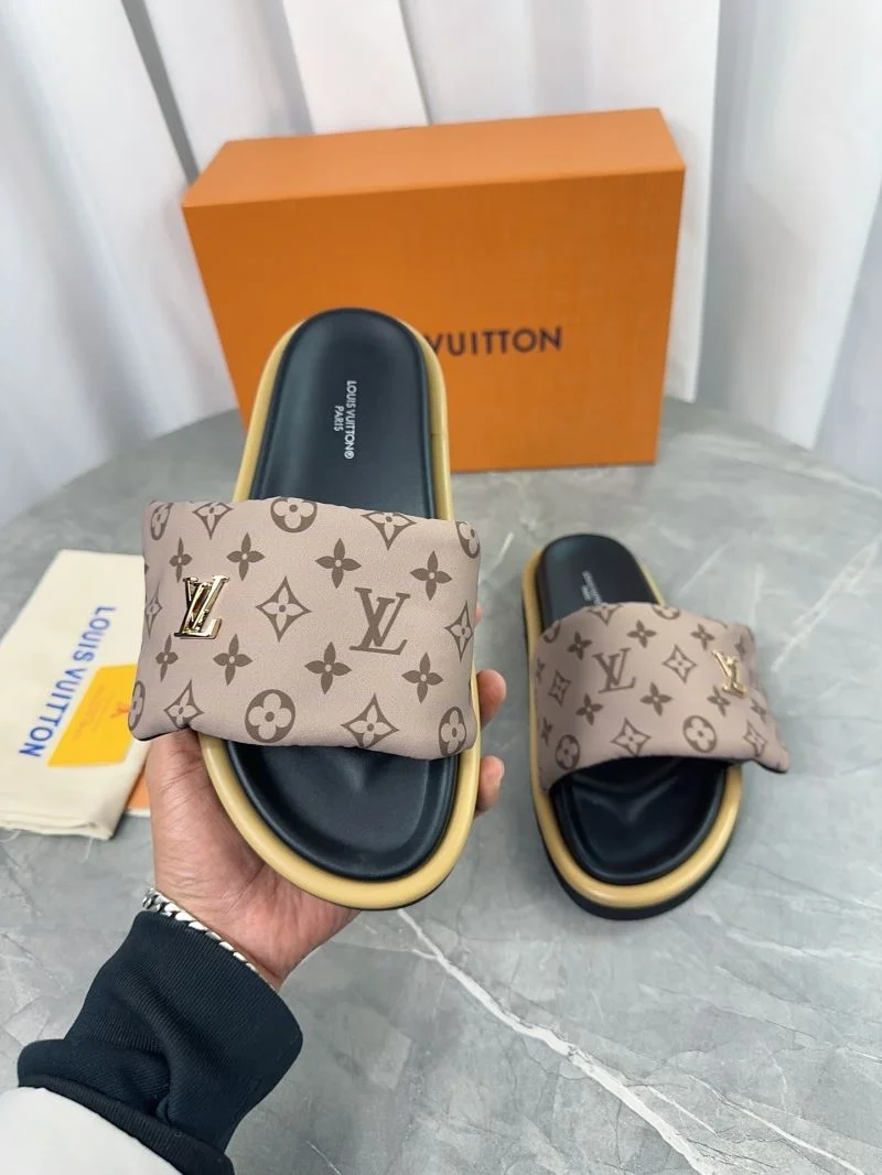 Casual Louis Vuitton Slippers 31824
