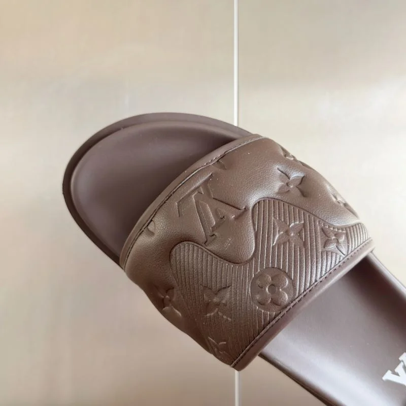 Louis Vuitton Slippers Functional 31816