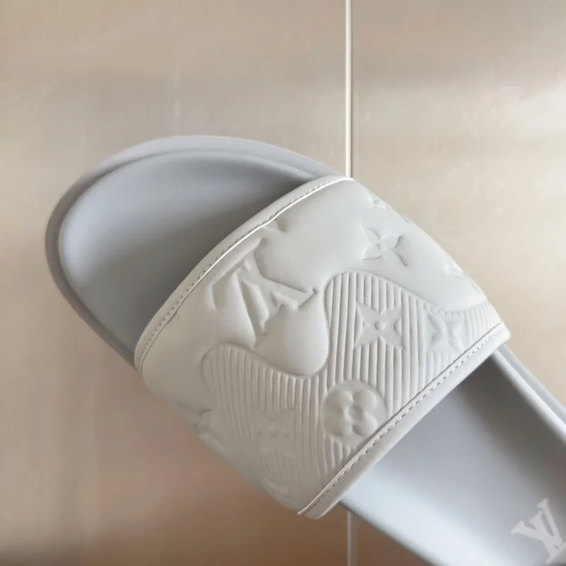 Upgraded Louis Vuitton Slippers 31817