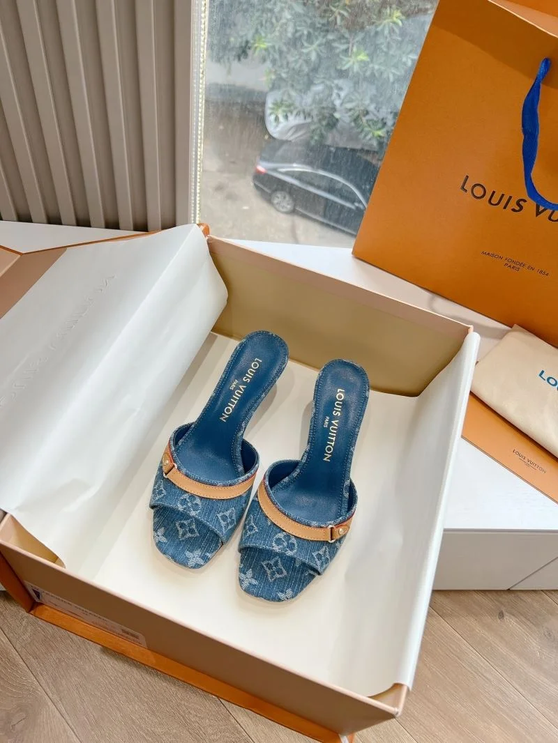 Effortless Louis Vuitton Slippers 31826