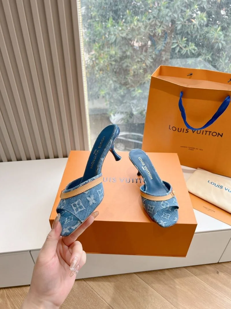 Effortless Louis Vuitton Slippers 31826
