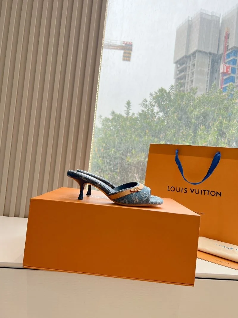 Effortless Louis Vuitton Slippers 31826