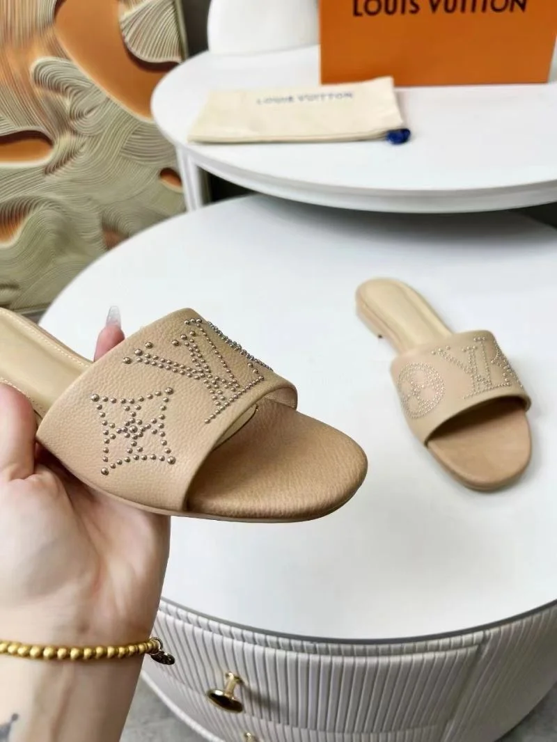 Casual Louis Vuitton Slippers 31809