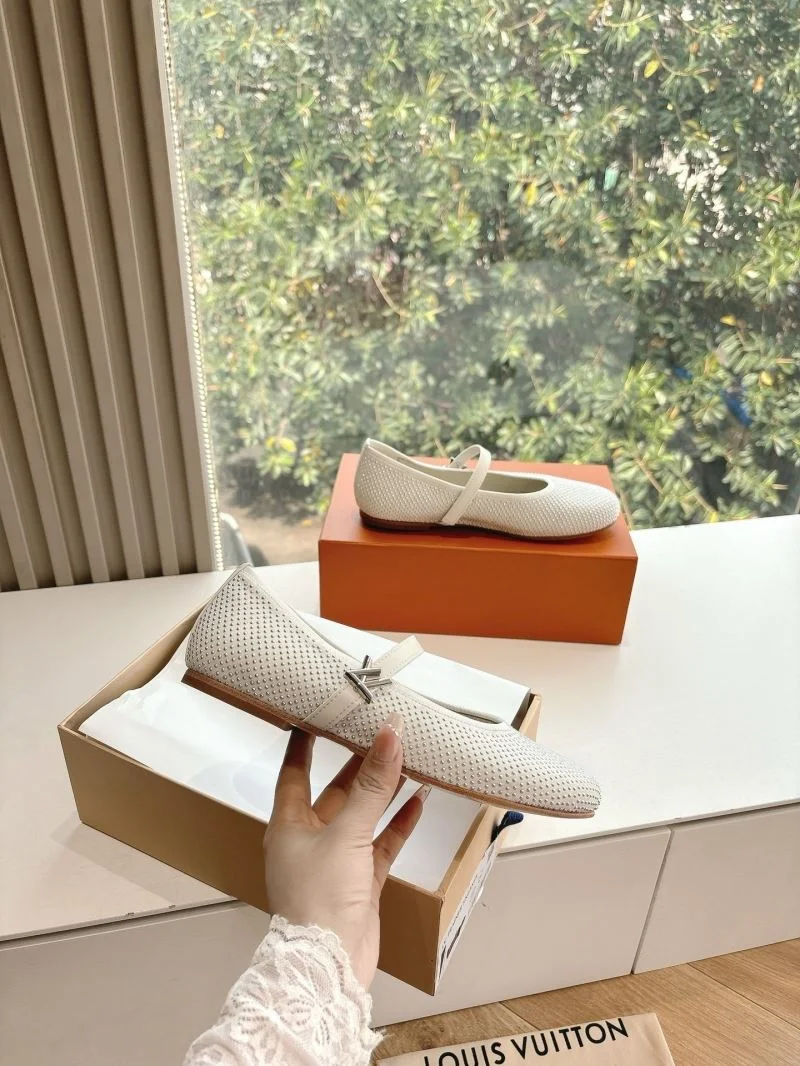 AllSeason Louis Vuitton Slippers 31789