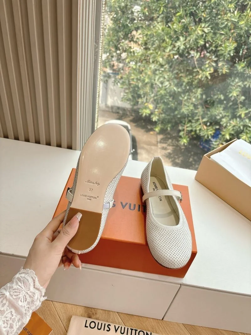 AllSeason Louis Vuitton Slippers 31789