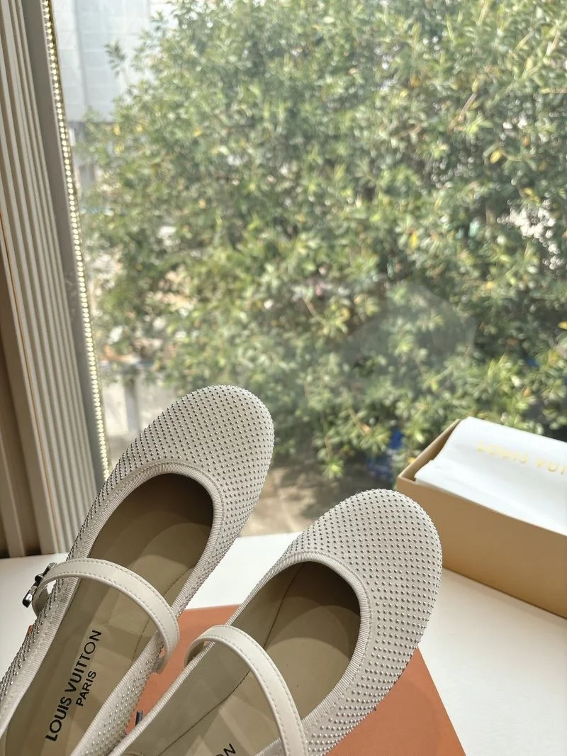 AllSeason Louis Vuitton Slippers 31789