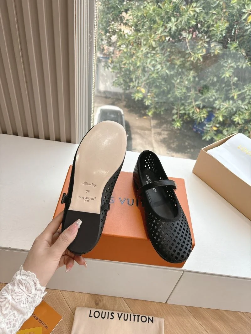 Louis Vuitton Slippers Durable 31786