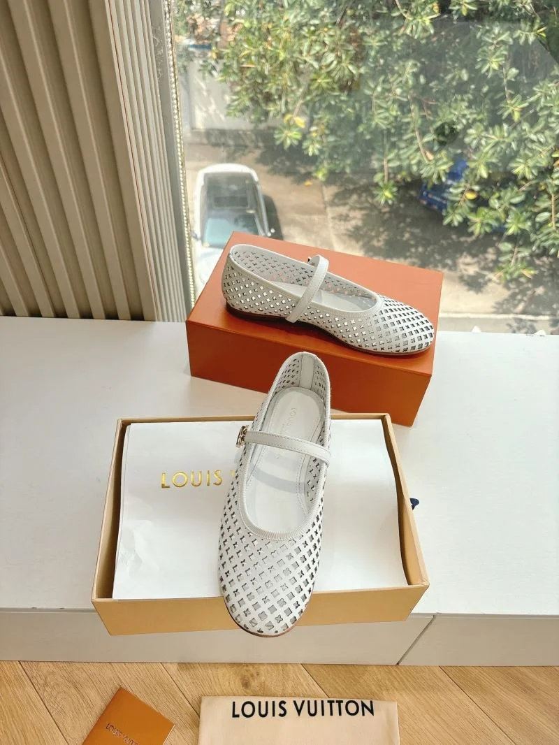 Louis Vuitton Slippers Trendy 31800