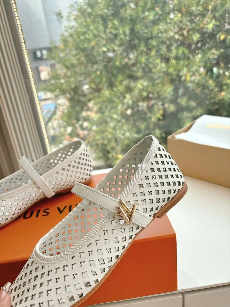 Louis Vuitton Slippers Trendy 31800