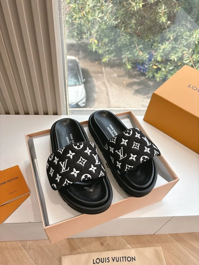 SmoothTexture Louis Vuitton Slippers 31796