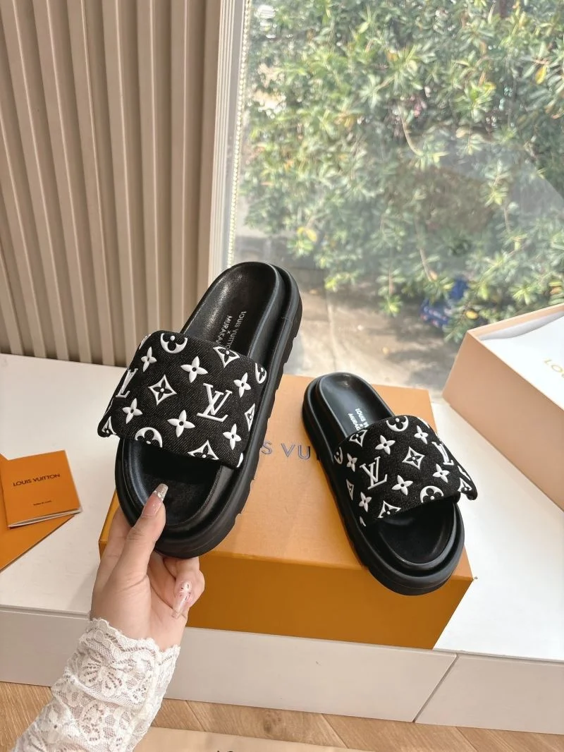 SmoothTexture Louis Vuitton Slippers 31796