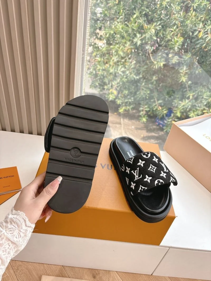 SmoothTexture Louis Vuitton Slippers 31796