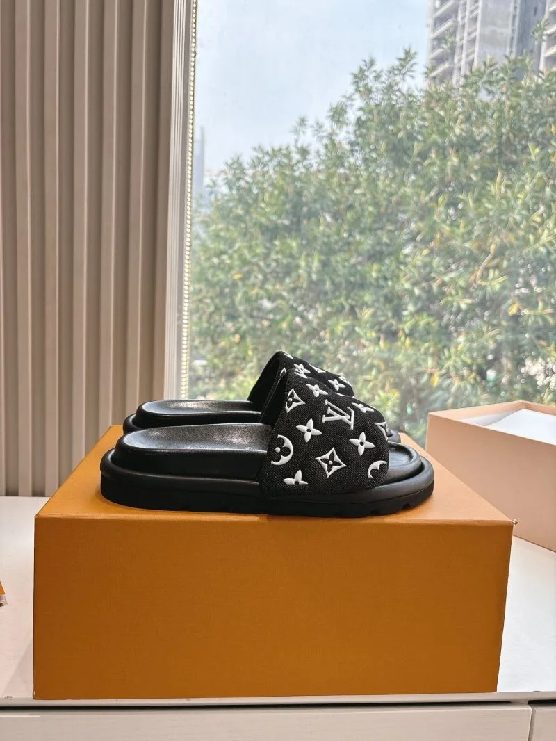 SmoothTexture Louis Vuitton Slippers 31796