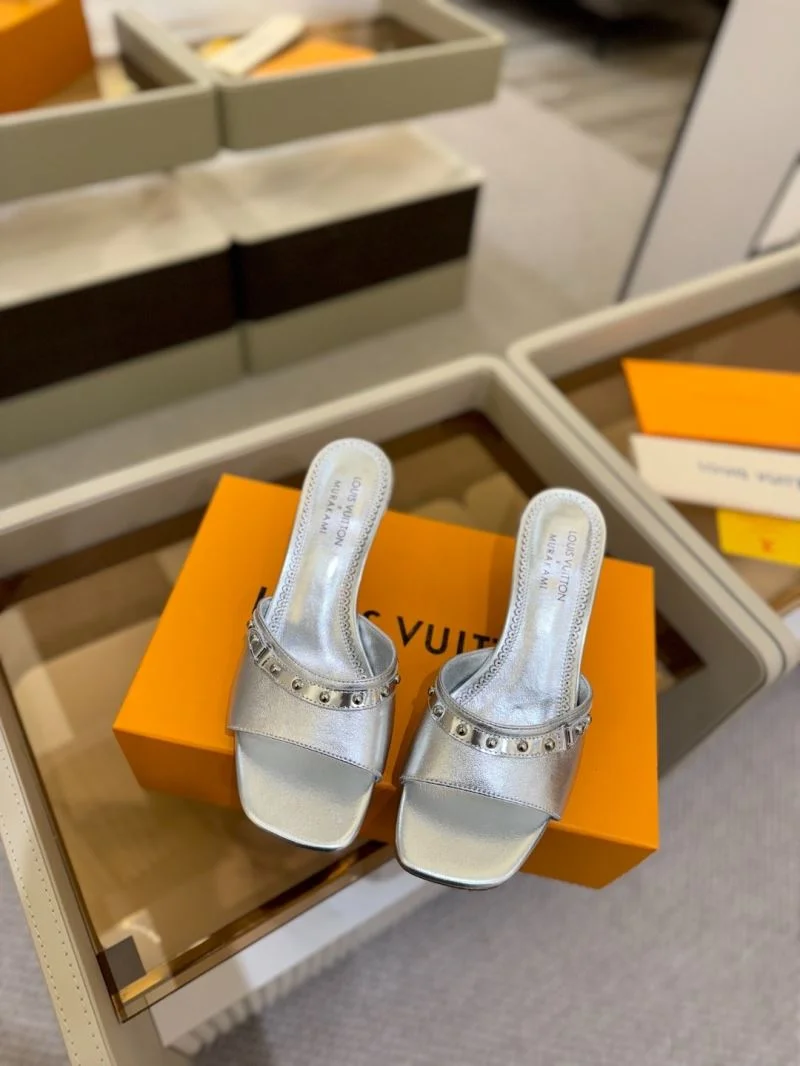 ModernLook Louis Vuitton Slippers 31795