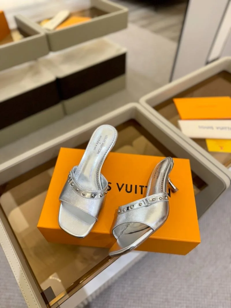 ModernLook Louis Vuitton Slippers 31795