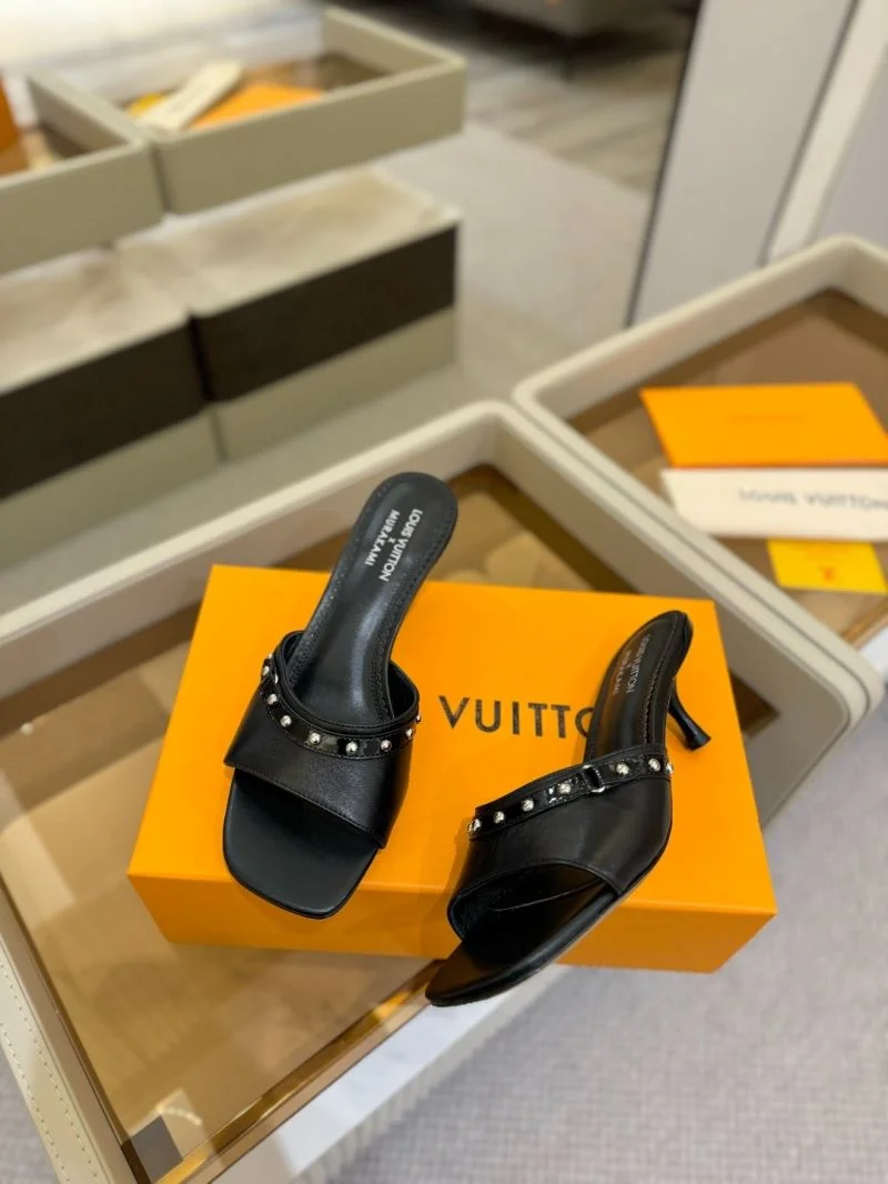 Trendsetting Louis Vuitton Slippers 31780