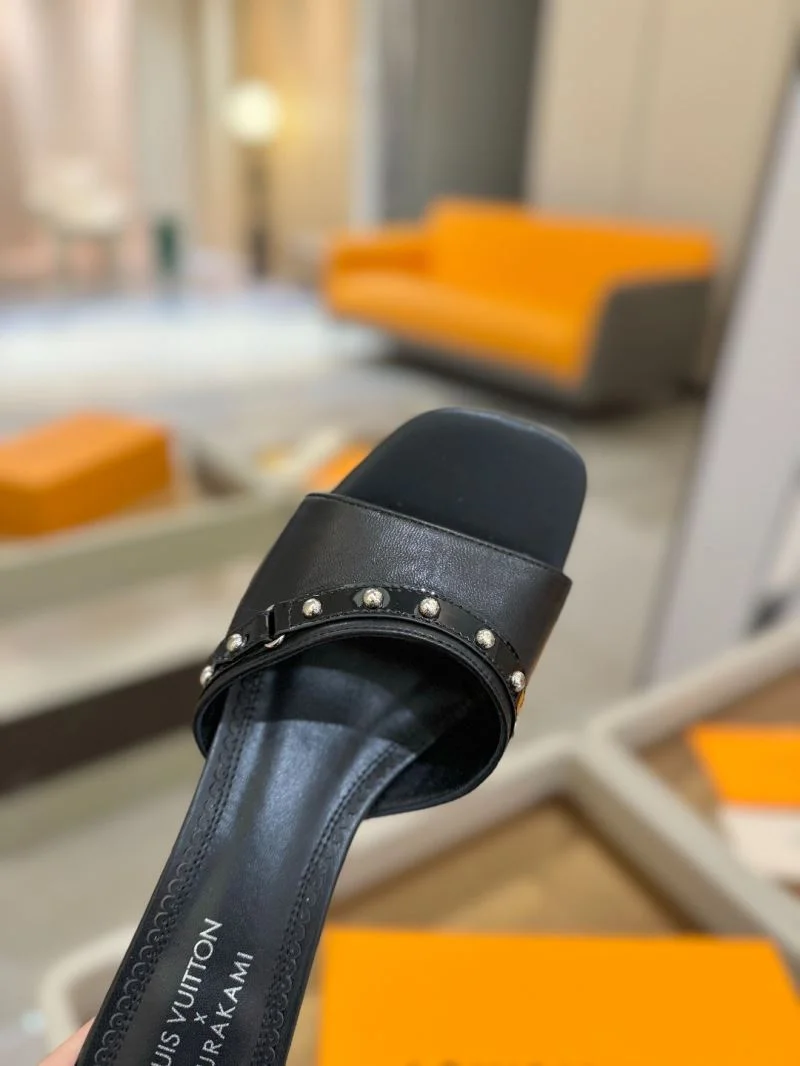 Trendsetting Louis Vuitton Slippers 31780