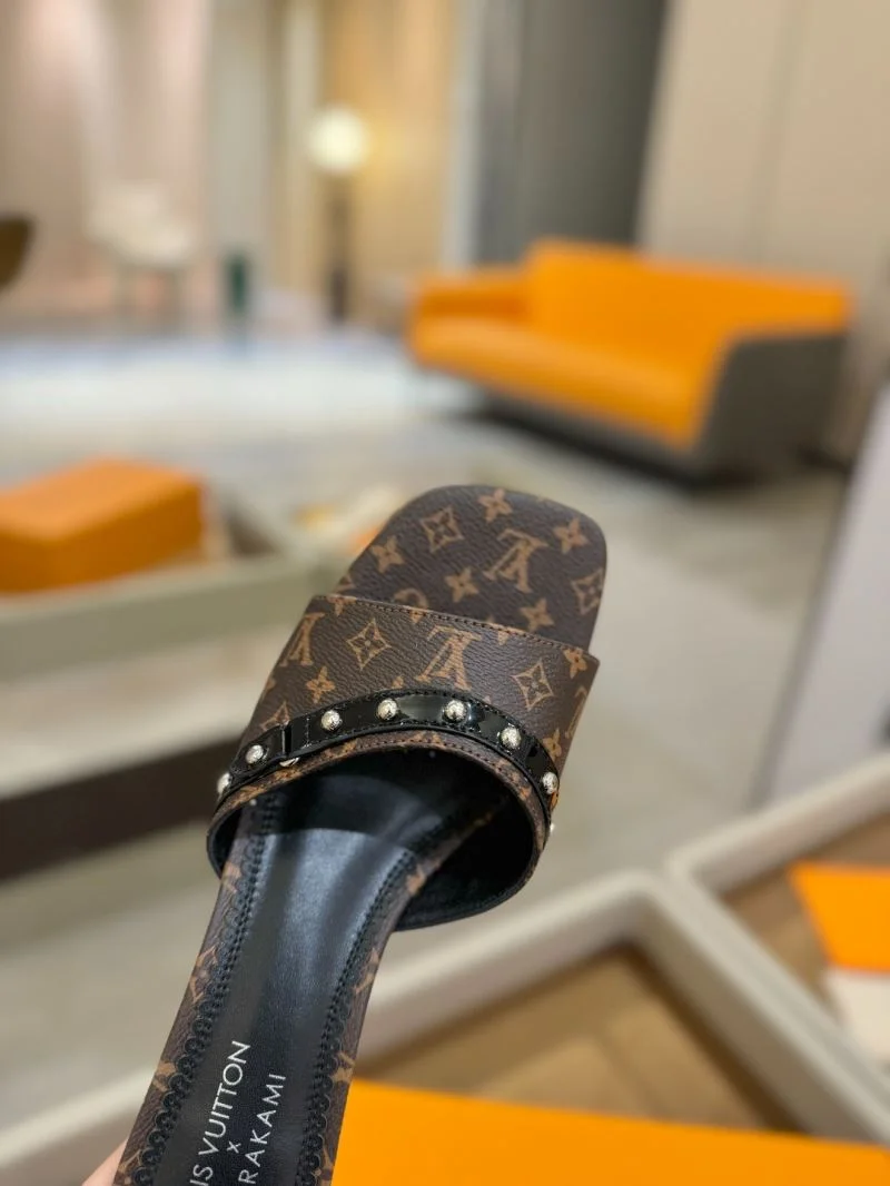 MoistureWicking Louis Vuitton Slippers 31783