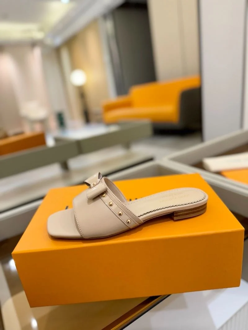 Seasonal Louis Vuitton Slippers 31779
