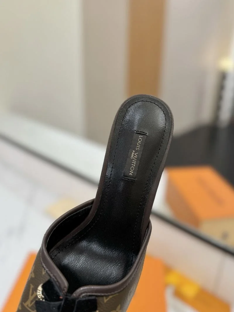 Louis Vuitton Slippers Unique 31744