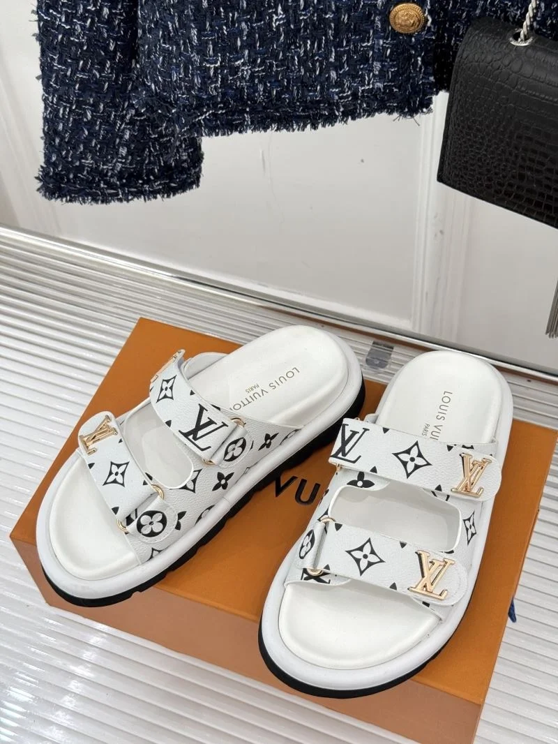 Flexible Louis Vuitton Slippers 31758