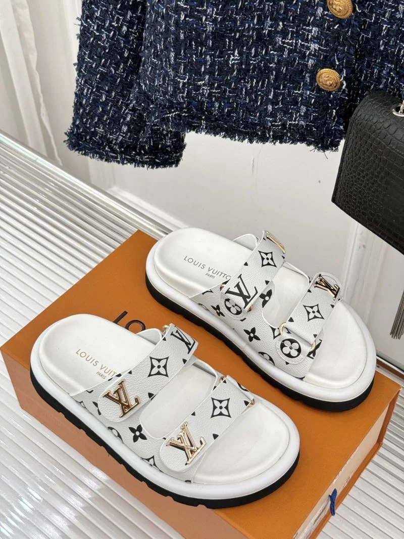 Flexible Louis Vuitton Slippers 31758