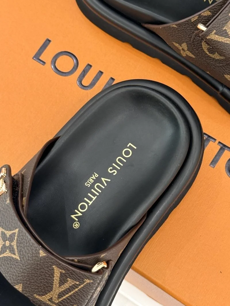 MultiPurpose Louis Vuitton Slippers 31747