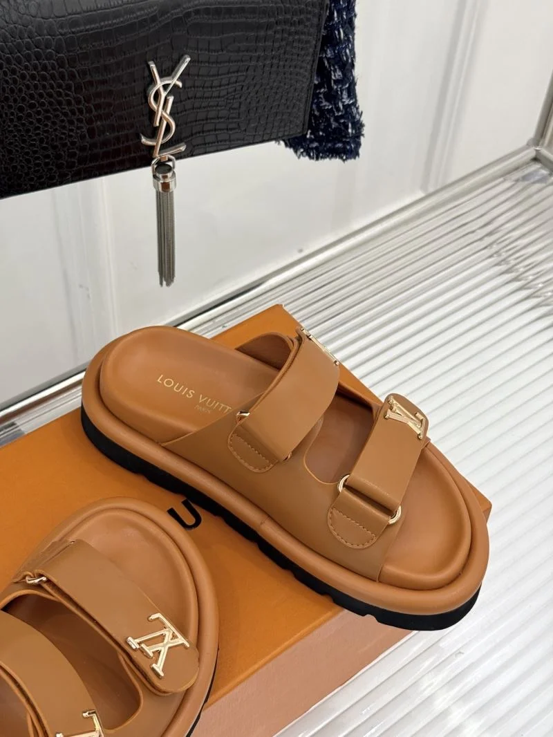 Trendy Louis Vuitton Slippers 31760