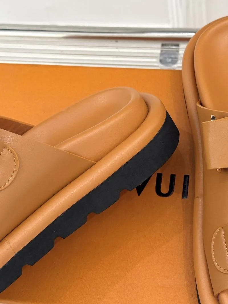 Trendy Louis Vuitton Slippers 31760