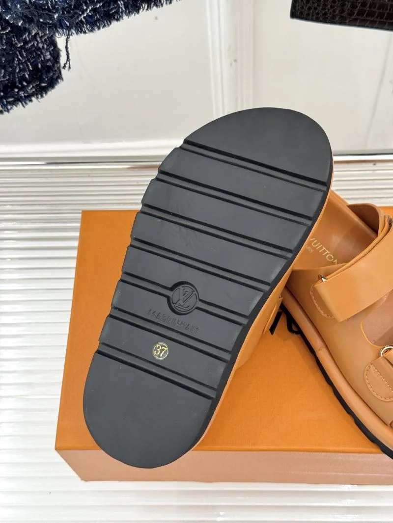 Trendy Louis Vuitton Slippers 31760