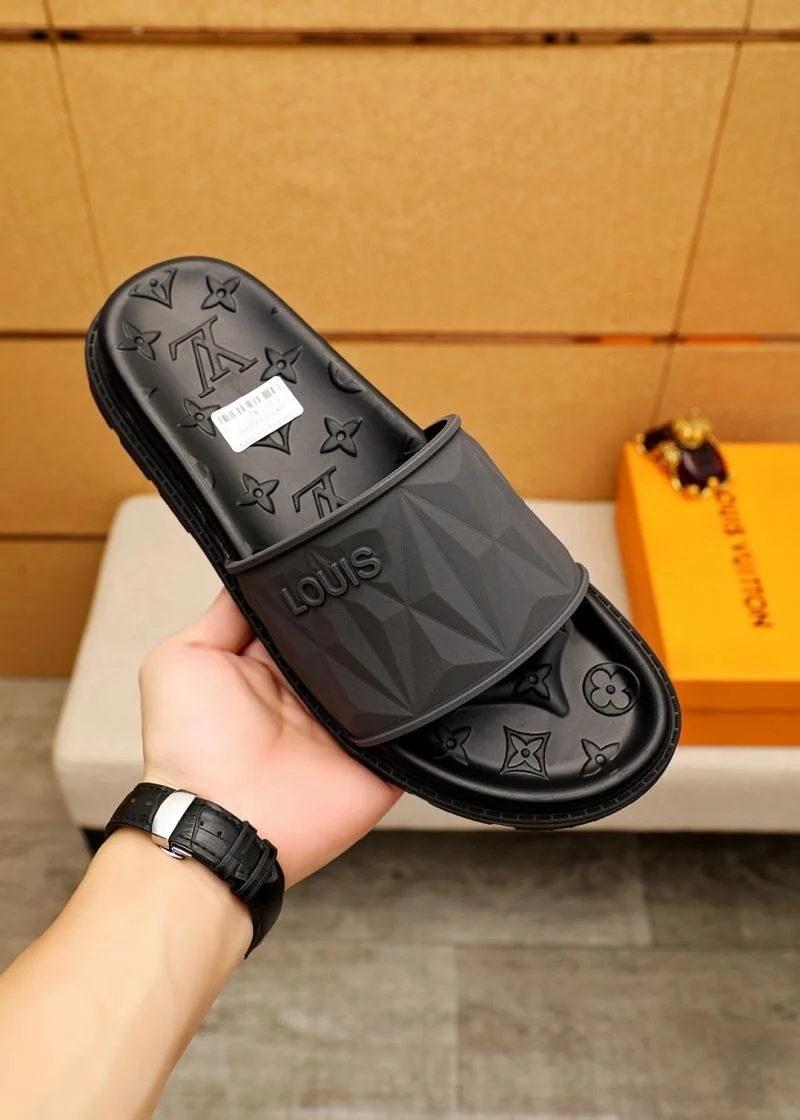 UrbanChic Louis Vuitton Slippers 32686