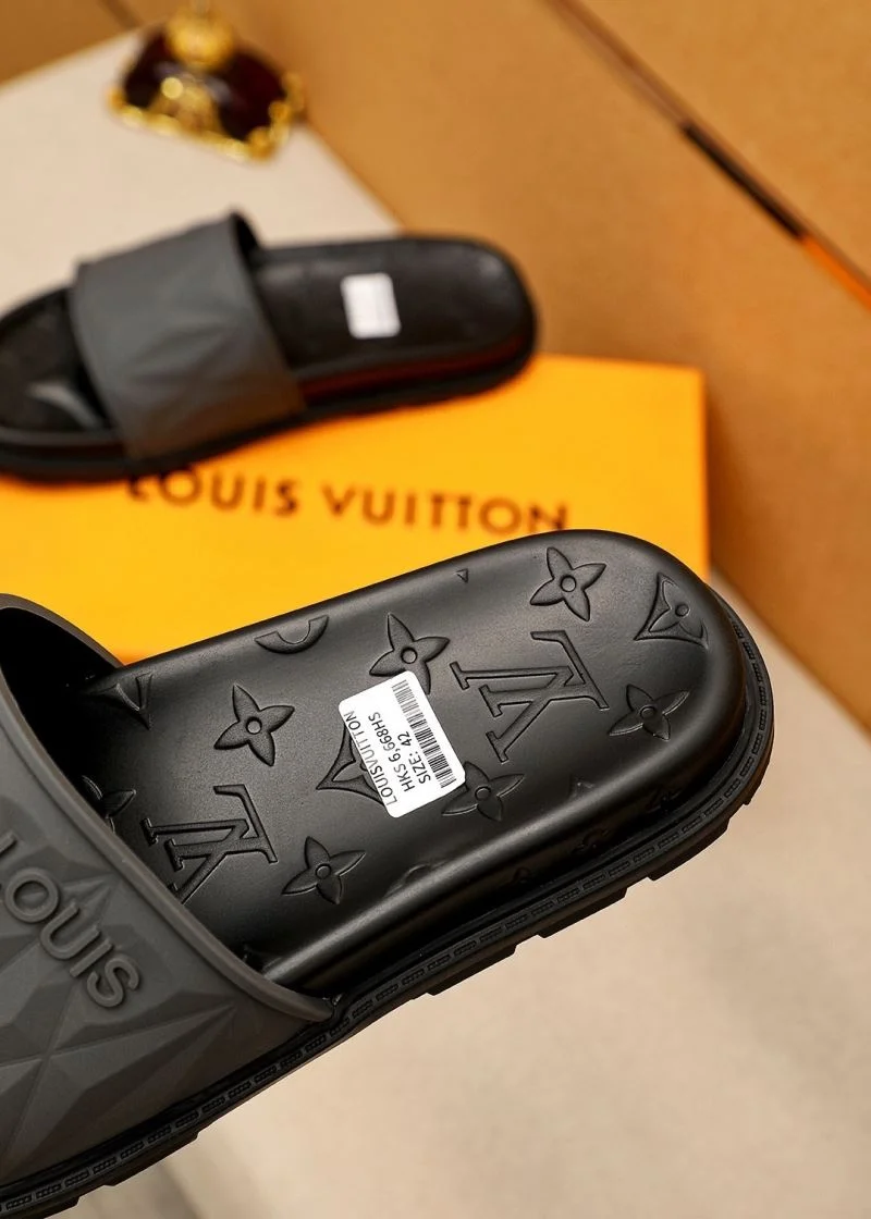 UrbanChic Louis Vuitton Slippers 32686