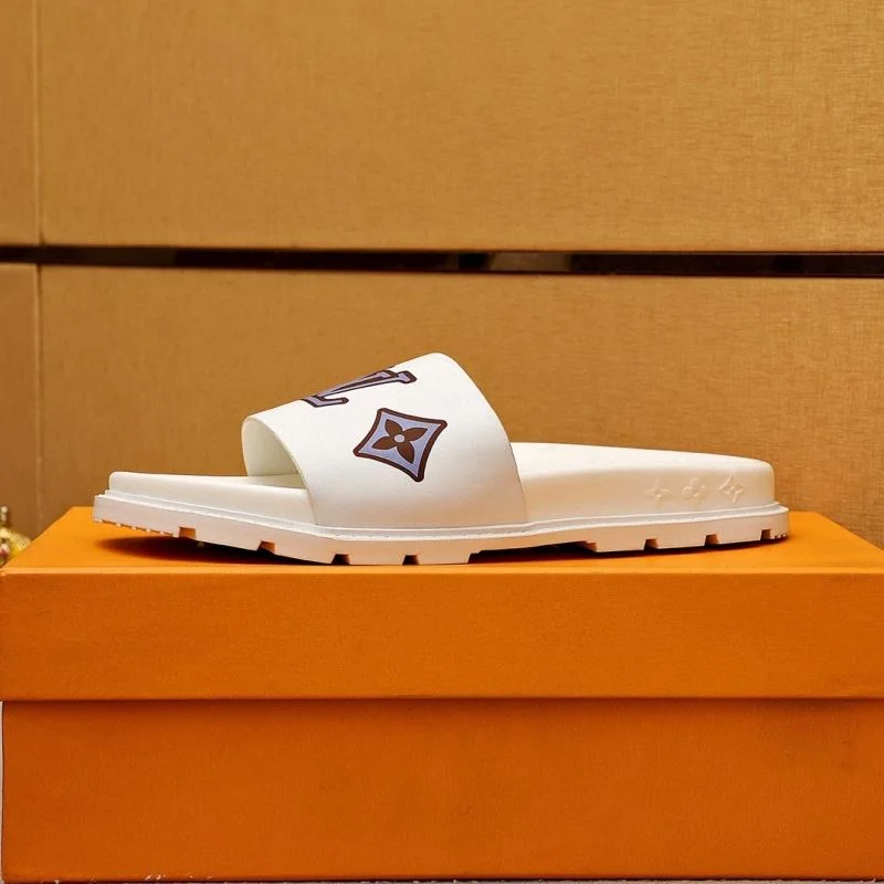 Effortless Louis Vuitton Slippers 32682