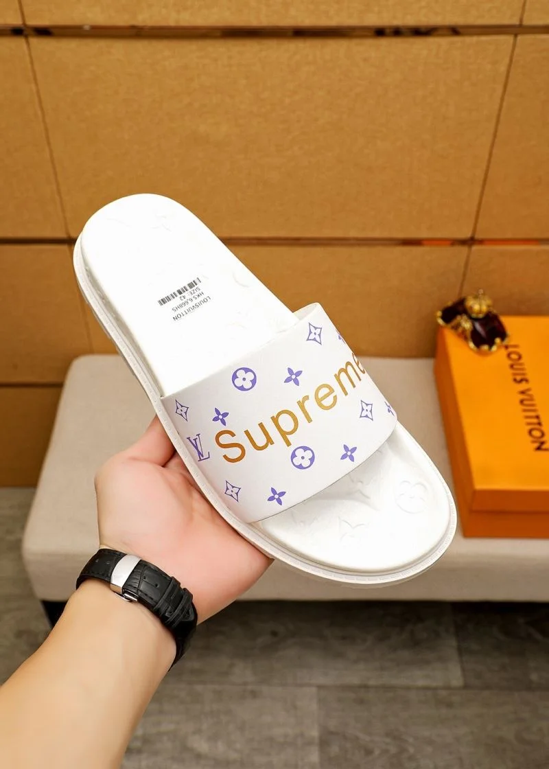Flexible Louis Vuitton Slippers 32679