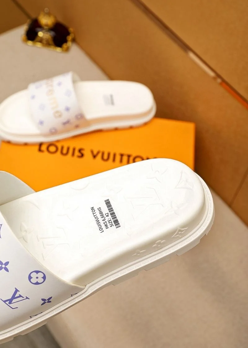 Flexible Louis Vuitton Slippers 32679