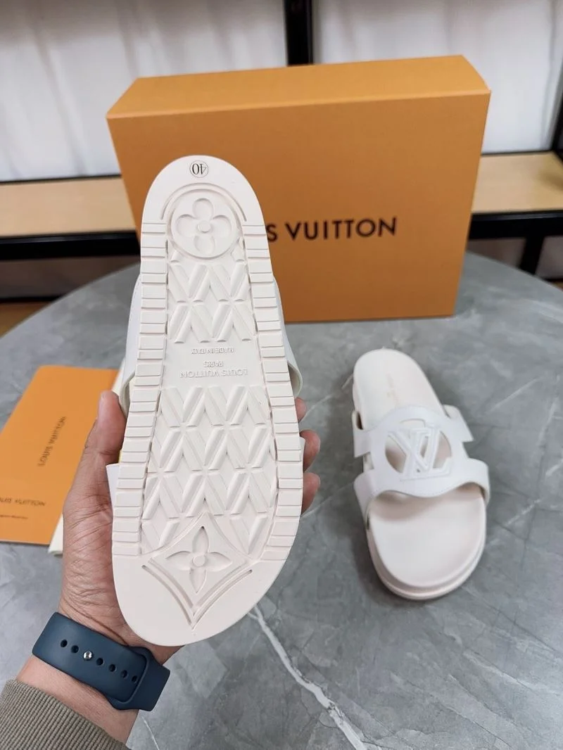 SmoothTexture Louis Vuitton Slippers 32670