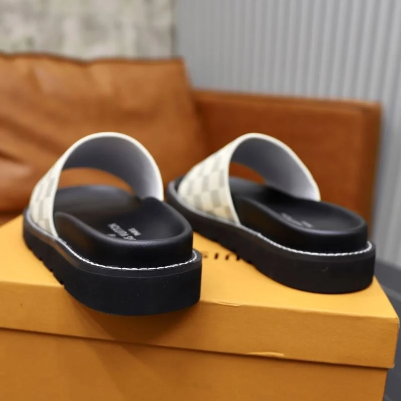 Minimalist Louis Vuitton Slippers 32655