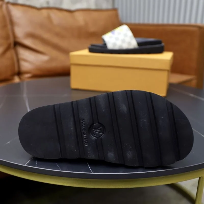 Minimalist Louis Vuitton Slippers 32655