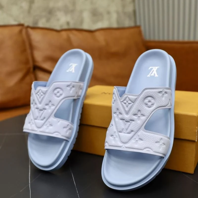 Chic Louis Vuitton Slippers 32654