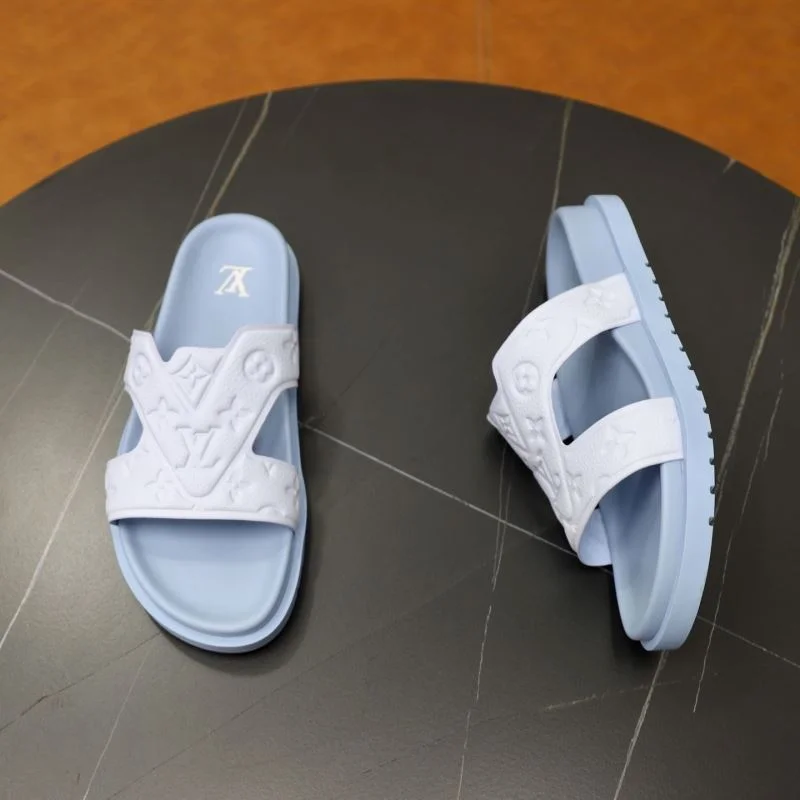 Chic Louis Vuitton Slippers 32654