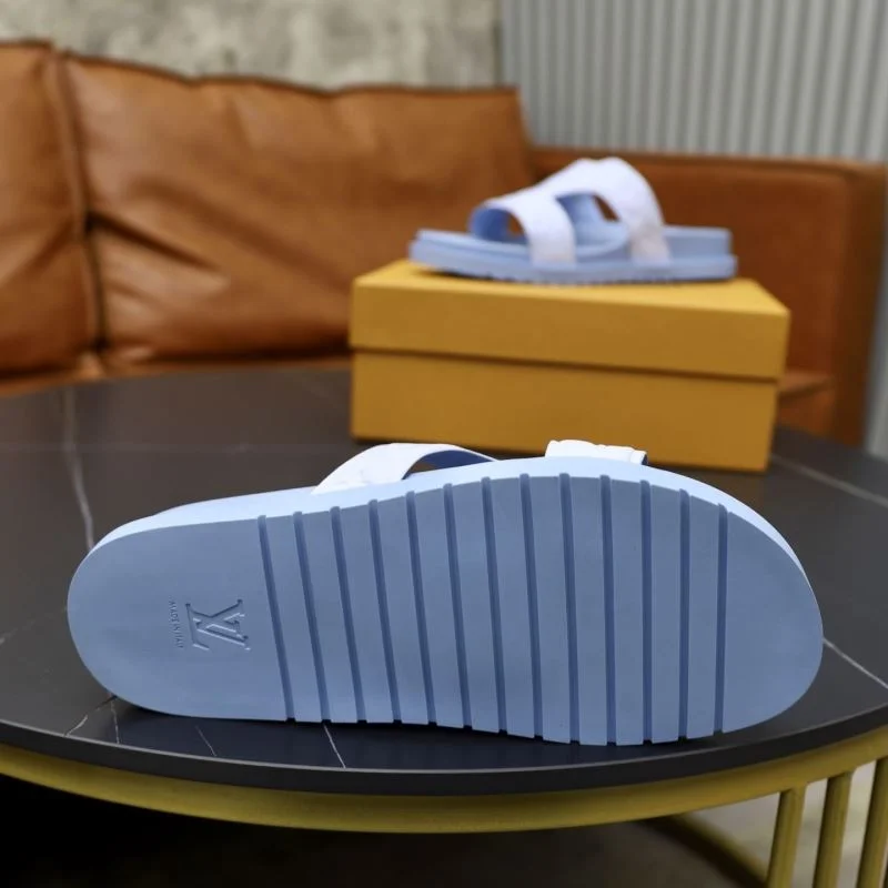 Chic Louis Vuitton Slippers 32654