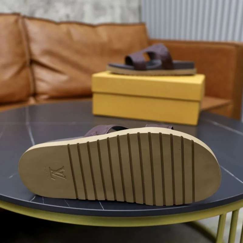 Minimalist Louis Vuitton Slippers 32646