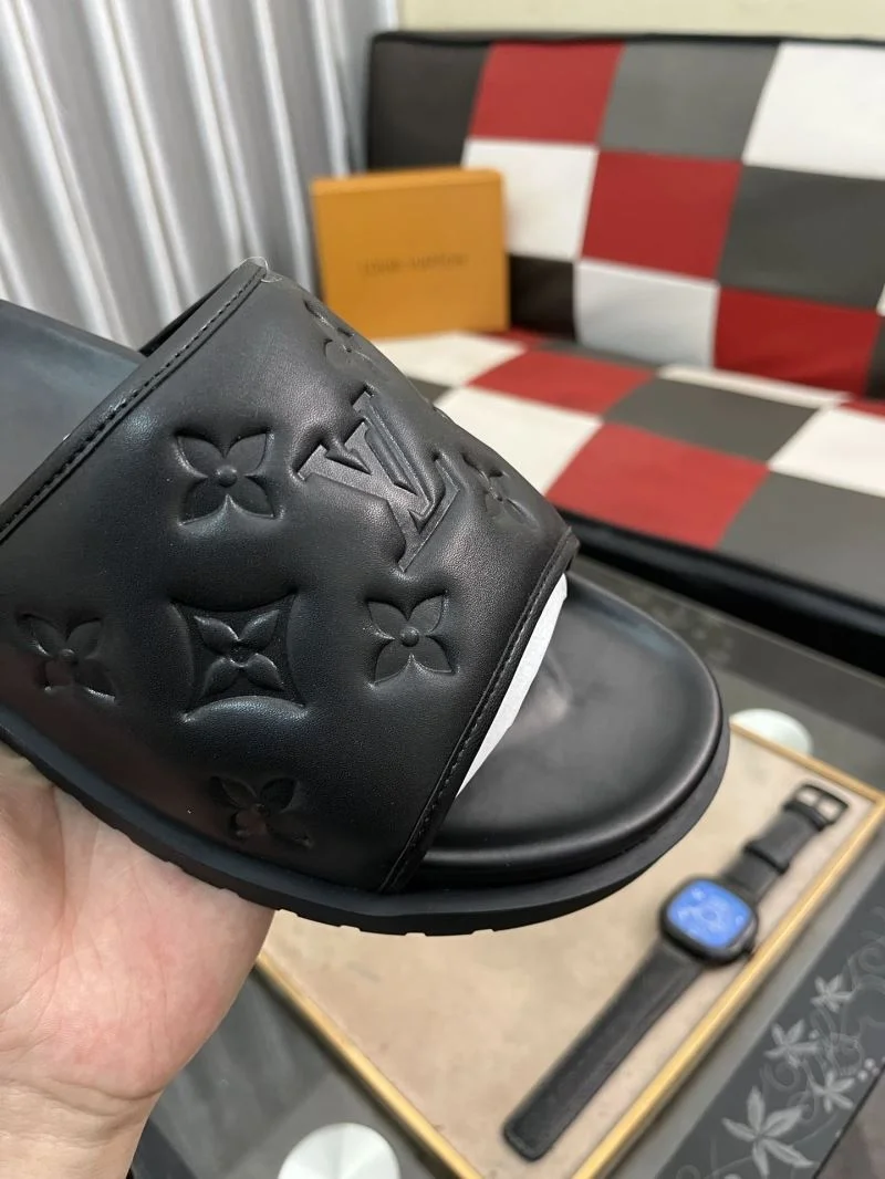 TechFriendly Louis Vuitton Slippers 32629