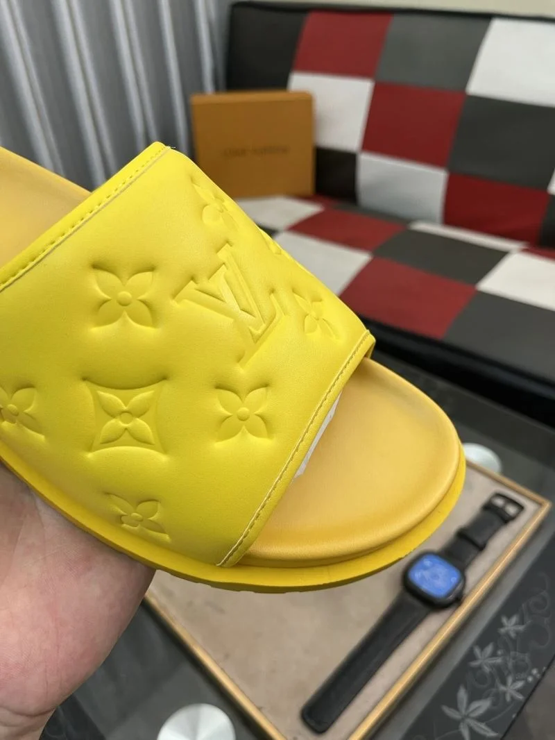 Functional Louis Vuitton Slippers 32621