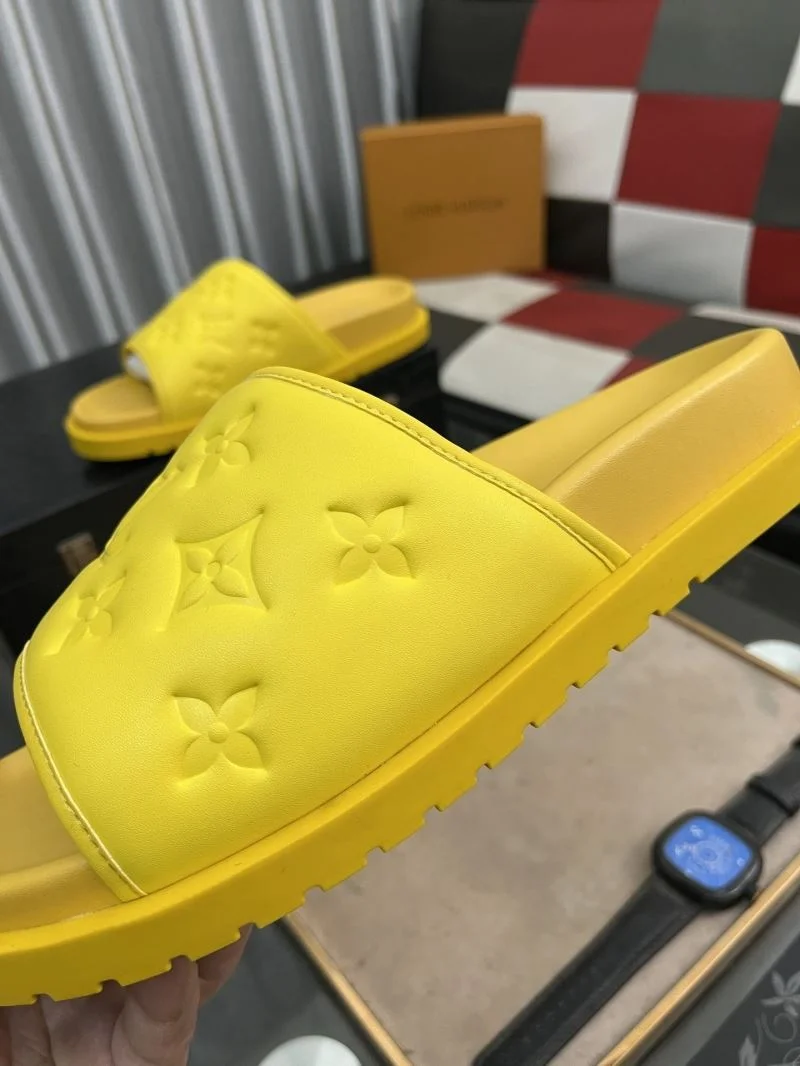 Functional Louis Vuitton Slippers 32621