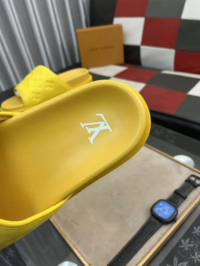 Functional Louis Vuitton Slippers 32621
