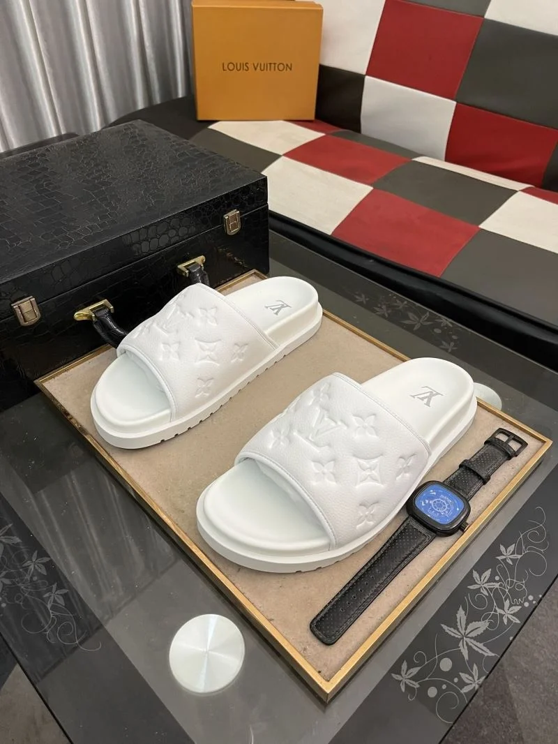 Lightweight Louis Vuitton Slippers 32619