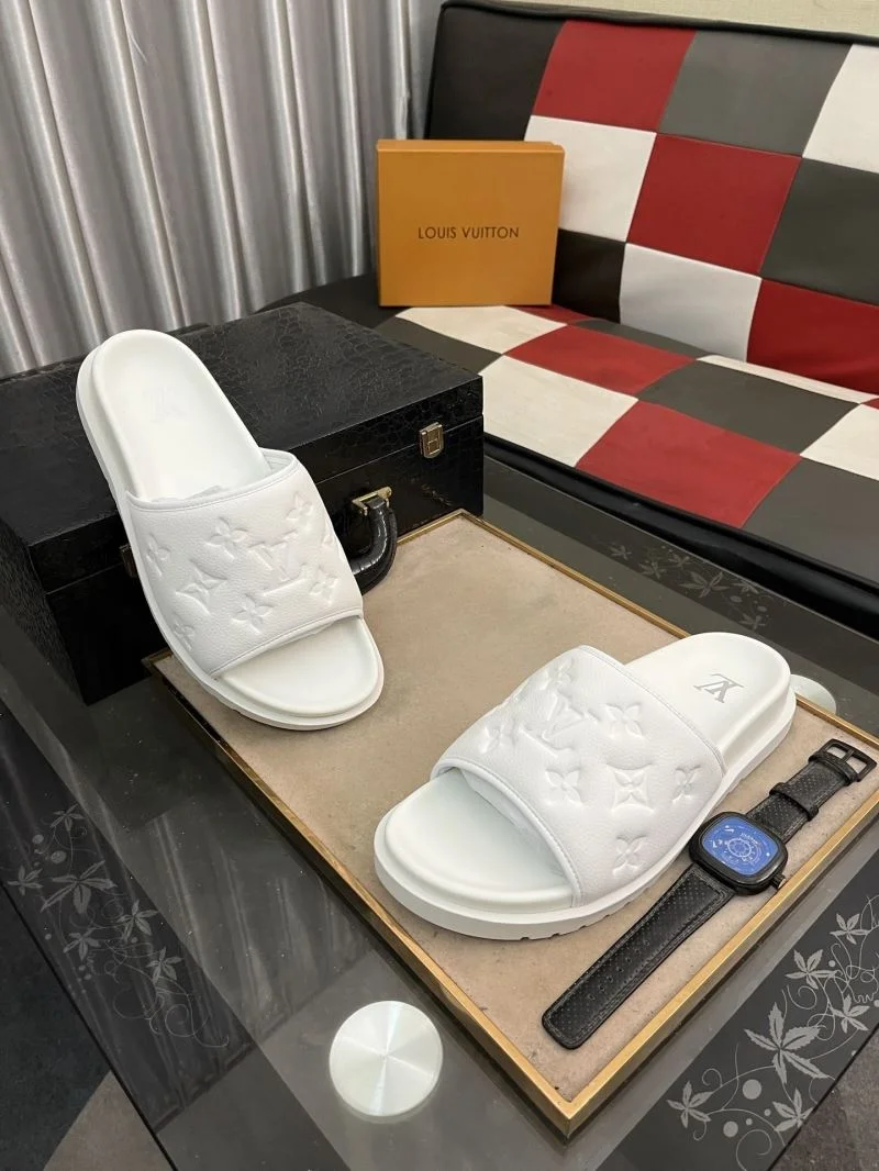 Lightweight Louis Vuitton Slippers 32619