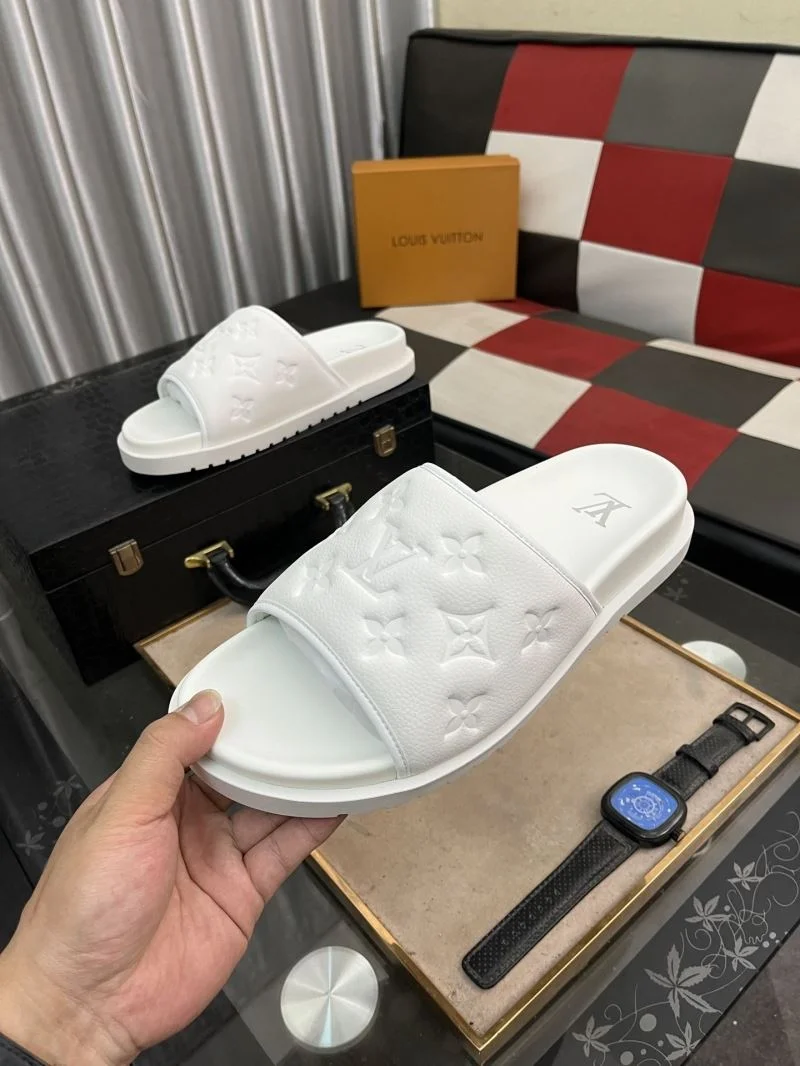 Lightweight Louis Vuitton Slippers 32619